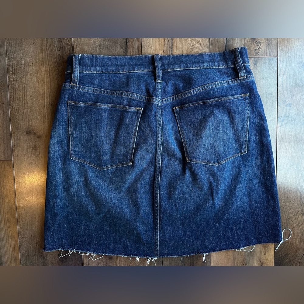 J.Crew Denim Mini Skirt Raw Hem Dark Wash Classic A-Line Size 28 - Picture 5 of 6